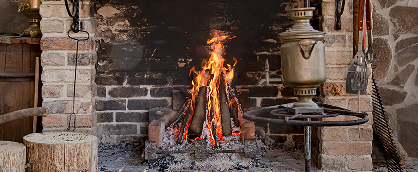 Traditional Fireplace Design Refurbishment Costs in La Prairie, Quebec